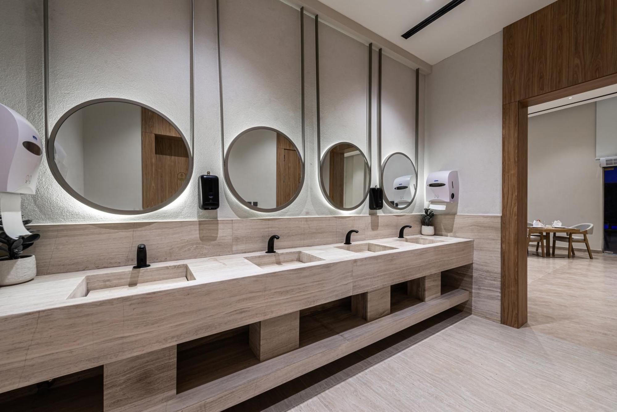 Voyage Hotel & Suites Riyadh Ngoại thất bức ảnh